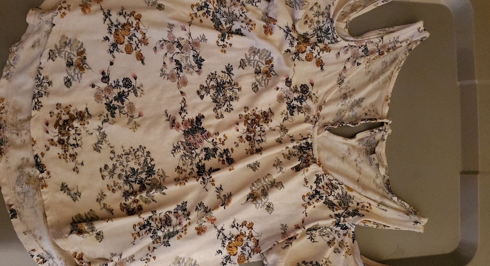 Cute XS Lucky Brand shoulder lounge shirt.